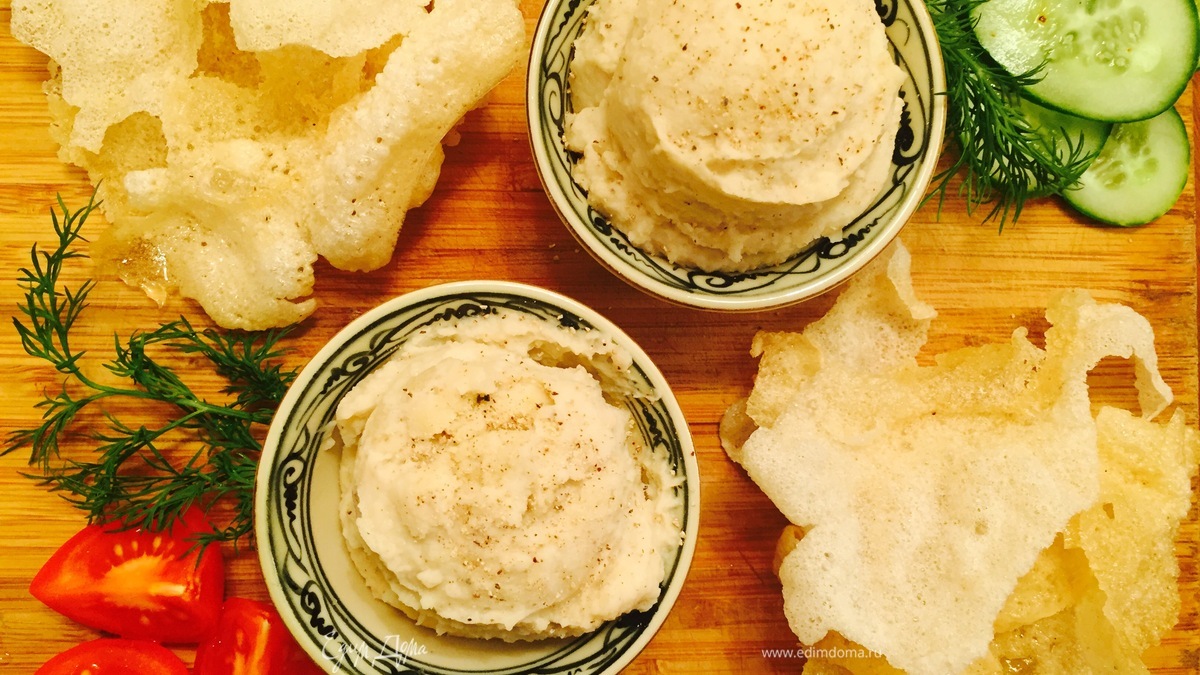 Рисовые чипсы с паштетом из фасоли