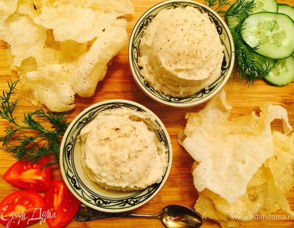 Рисовые чипсы с паштетом из фасоли Рисовые чипсы с паштетом из фасоли