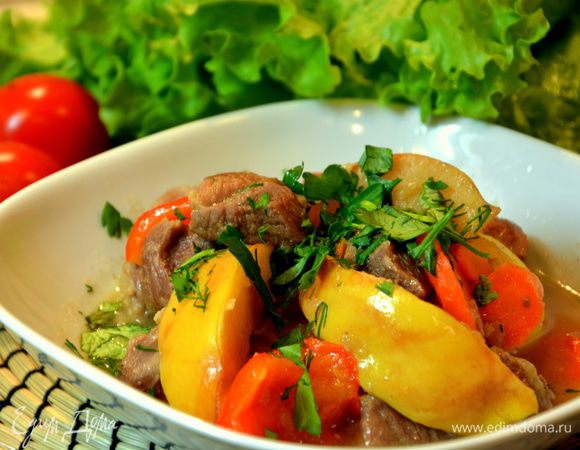 Тушеная баранина с овощами Тушеная баранина с овощами