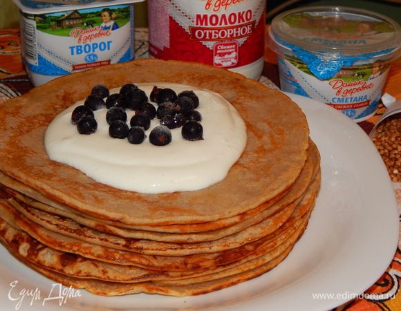 Блины гречневые с творожным соусом Блины гречневые с творожным соусом
