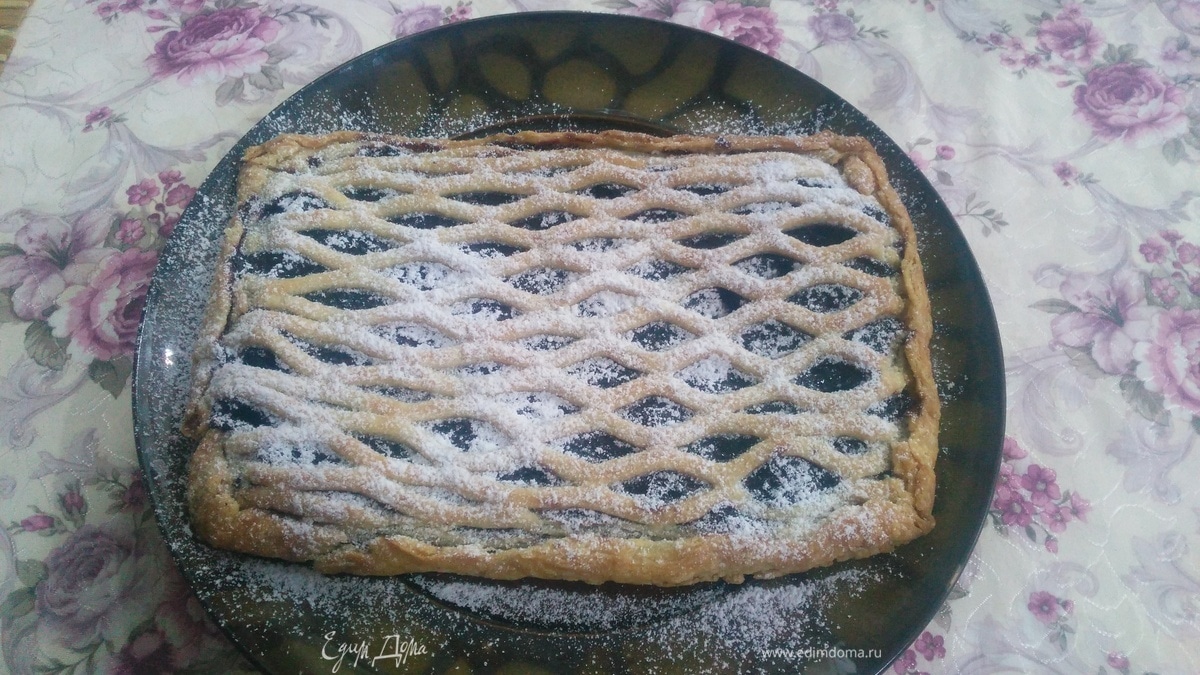 Вишневая слойка