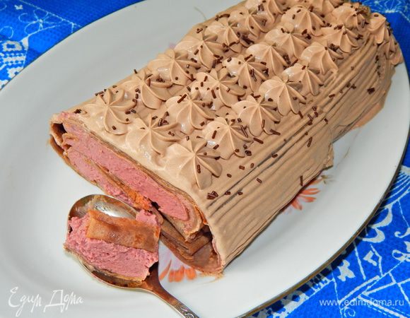 Шоколадный блинный торт с малиновым муссом