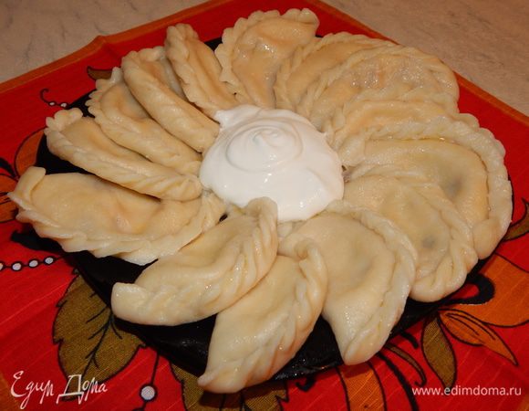 Вареники с творогом и финиками