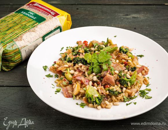 Теплый салат из бурого риса с брокколи Теплый салат из бурого риса с брокколи