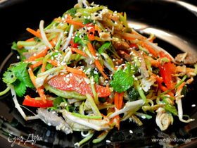 Острый салат с мясом и овощами