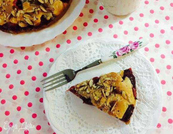 Клубнично-миндальный пирог