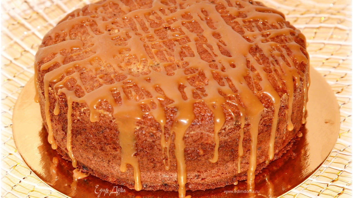 Ореховый торт без муки с соленой карамелью