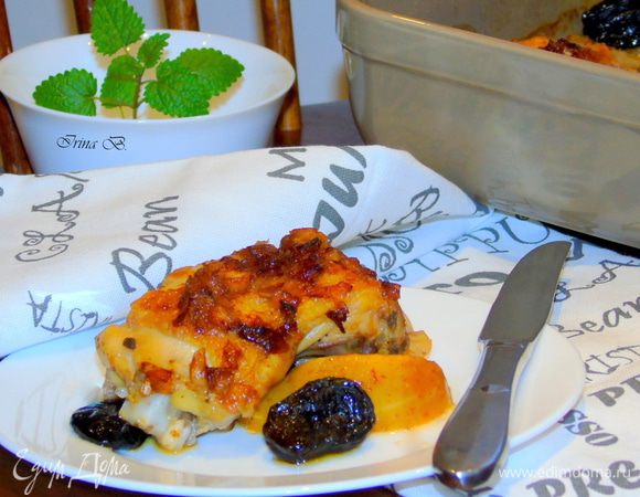 Соте из курицы с яблоками и черносливом Соте из курицы с яблоками и черносливом