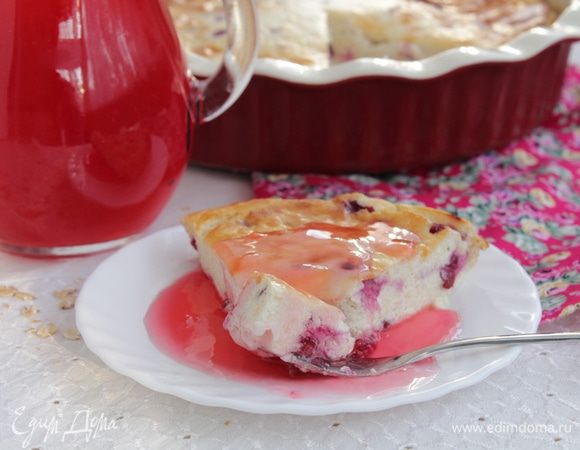 Творожный пудинг с брусникой и овсяными хлопьями