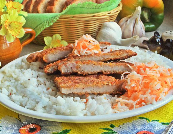 Отбивные в хрустящей корочке с рисом