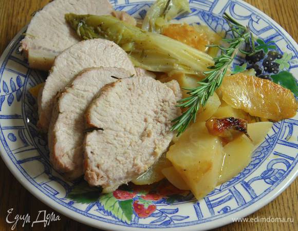 Свинина, запеченная с цикорием, фенхелем и шалотом Свинина, запеченная с цикорием, фенхелем и шалотом