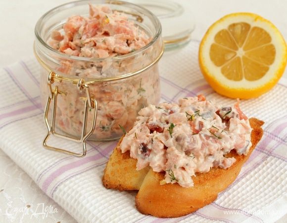 Рийет из лосося с миндалем