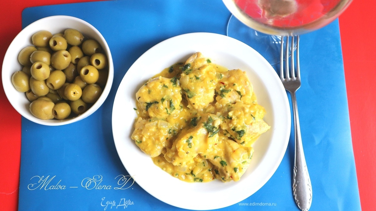 Куриное филе под соусом пепитория