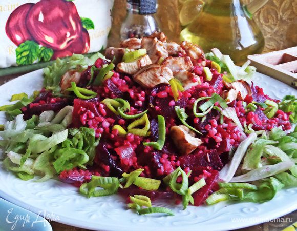 Cалат с булгуром, луком и свеклой