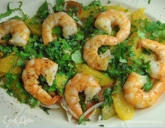 Креветки на гриле с салатом из авокадо и апельсина 