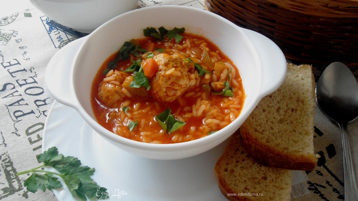 Суп-рагу с рисом и фрикадельками