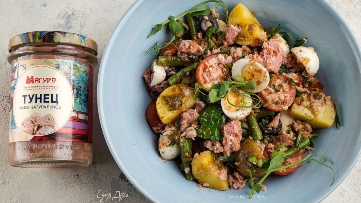 Салат с тунцом и пряной заправкой