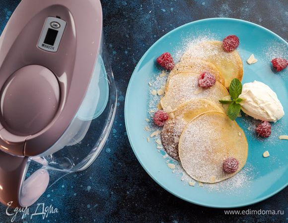 Простые блинчики на воде с малиной Простые блинчики на воде с малиной