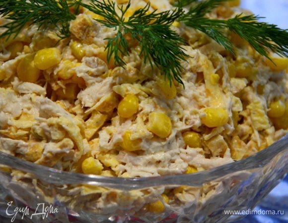 Салат с яичными блинчиками и курицей
