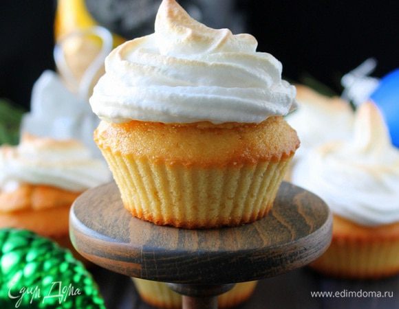 Маффины с лимонным курдом и меренгой Маффины с лимонным курдом и меренгой