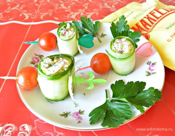 Роллы из огурца с крабовыми палочками