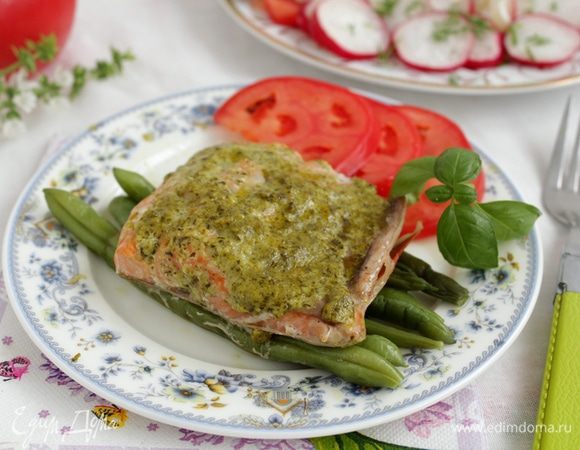 Лосось с соусом песто Лосось с соусом песто