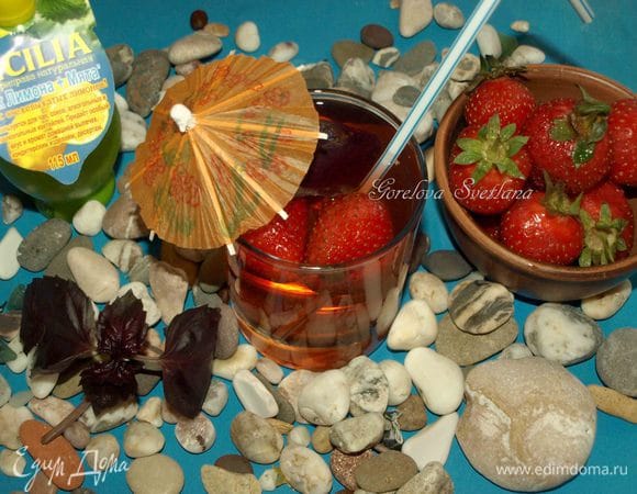 Клубничный лимонад с базиликом Клубничный лимонад с базиликом
