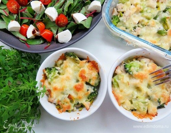 Запеканка с курицей, пореем и брокколи Запеканка с курицей, пореем и брокколи