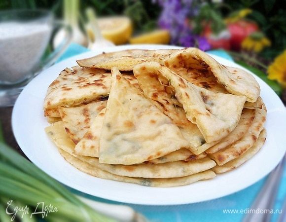 Хычины с картофелем, сыром и зеленью Хычины с картофелем, сыром и зеленью