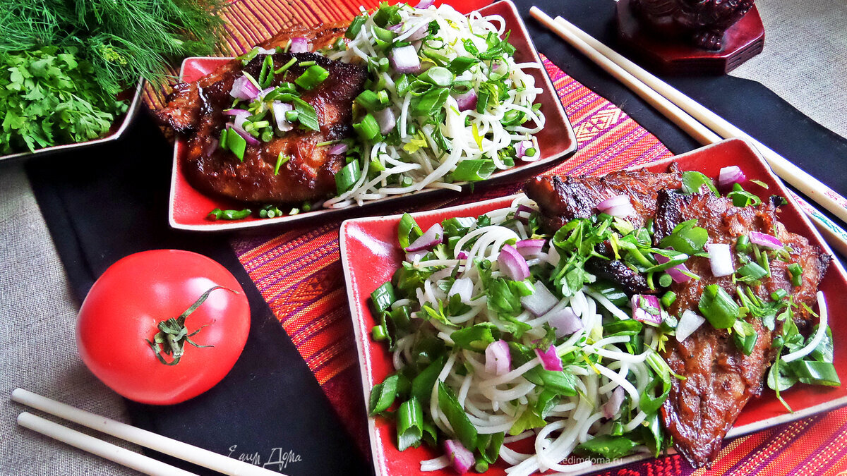 Запеченная скумбрия с японской лапшой