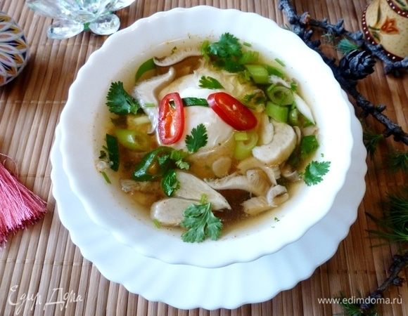 «Тамаго тодзи» (прозрачный суп с грибами)