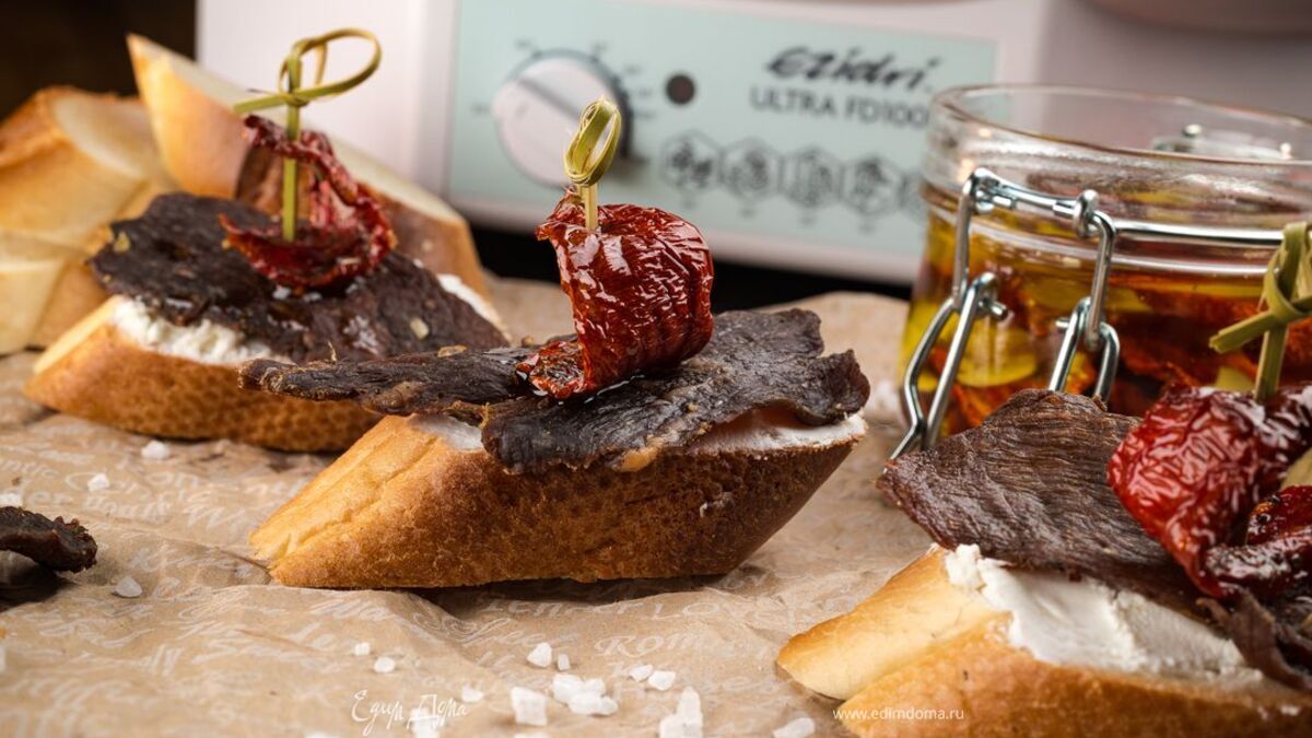 Закуска с джерки и томатами