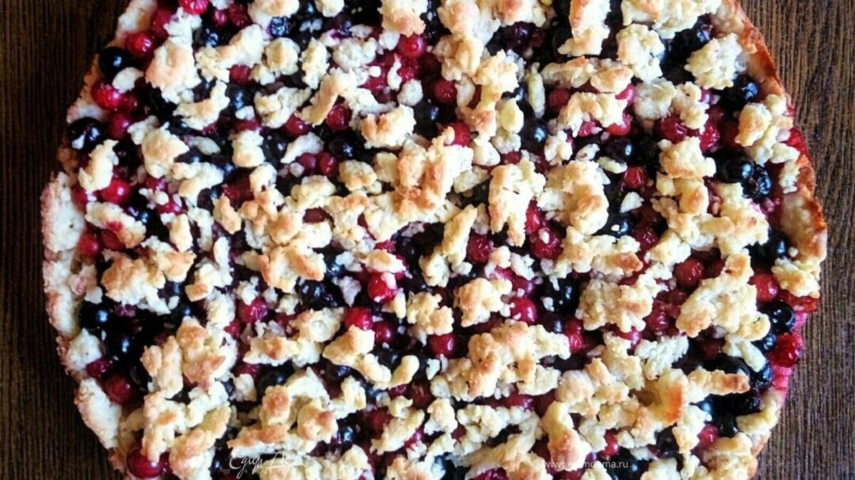 Пирог рассыпчатый с ягодами