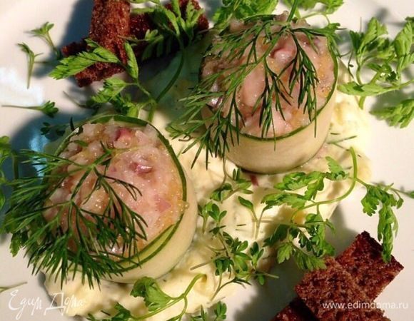 Тартар из сельди в огурце Тартар из сельди в огурце
