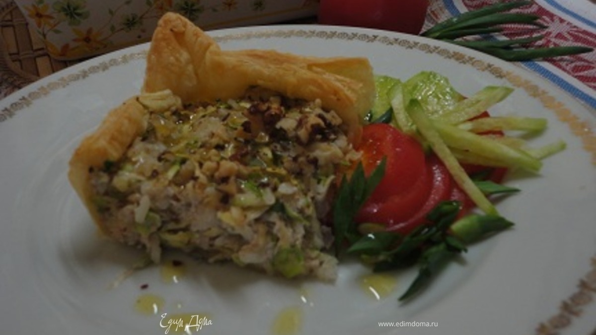 Тарт с цукини, рисом и орехами