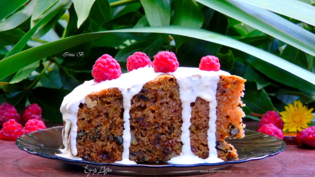 Пирог с кабачком и глазурью