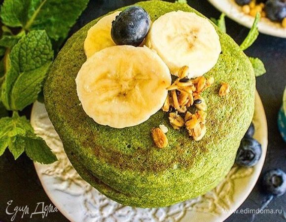 Зеленые блинчики с бананом по-тайски Зеленые блинчики с бананом по-тайски