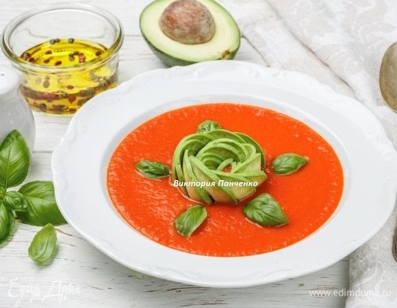 Томатный суп с авокадо