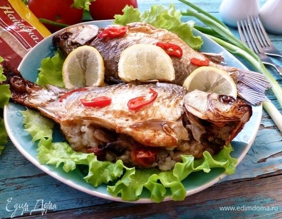 Запеченные караси с рисом и грибами Запеченные караси с рисом и грибами
