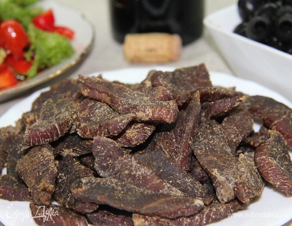 Сладкая вяленая говядина по-индонезийски Сладкая вяленая говядина по-индонезийски