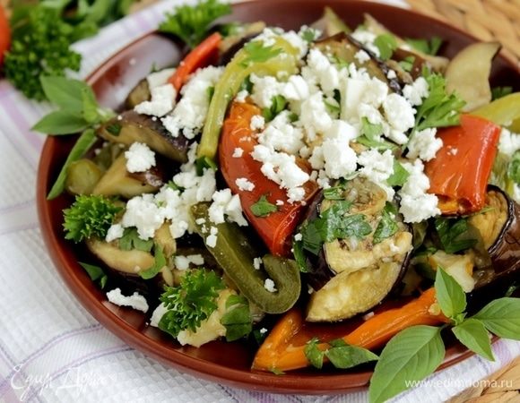 Баклажаны с болгарским перцем и фетой