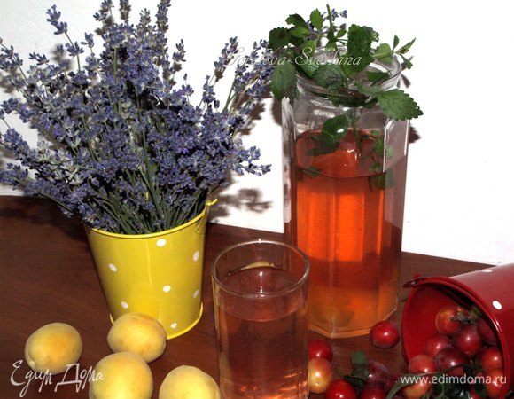 Компот из алычи с мелиссой Компот из алычи с мелиссой