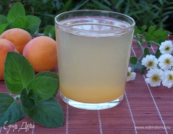 Абрикосовый компот с лимонным соком Абрикосовый компот с лимонным соком