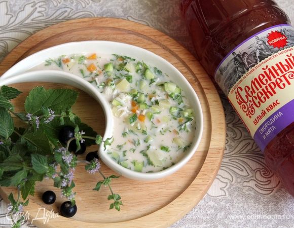 Окрошка с морковной ботвой и белым квасом