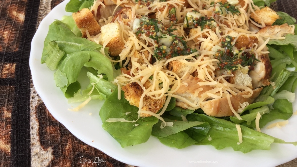 Салат с курицей и сыром