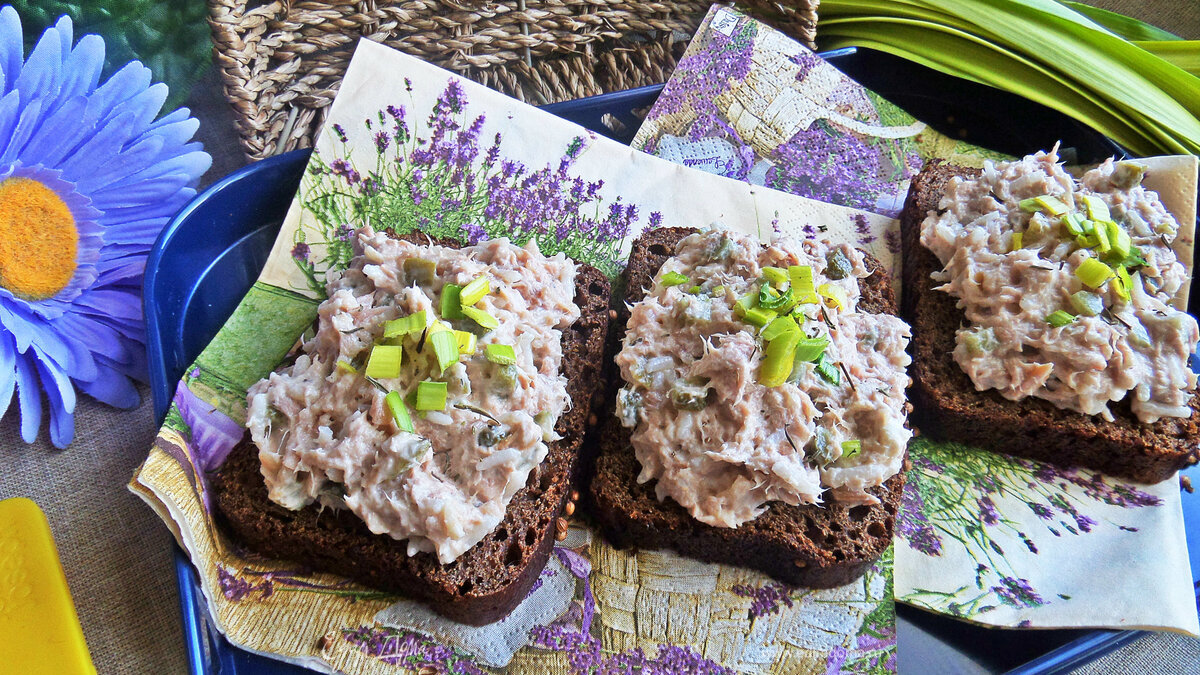 Паштет из тунца с яблоком и рисом