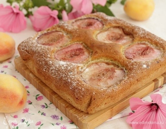 Пирог с персиками