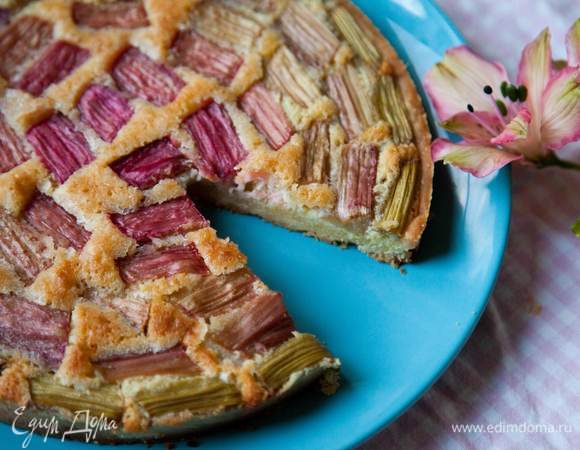 Тарт с ревенем и миндалем Тарт с ревенем и миндалем