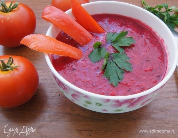 Свекольный гаспачо с петрушкой