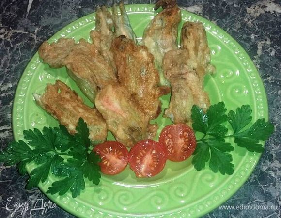 Цветы кабачка, фаршированные крабовым мясом